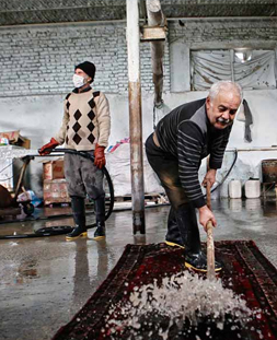 شستشوی سنتی قالی در قالیشویی وکیل آباد مشهد