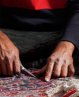 رفو گری قالی در قالیشویی وکیل آباد مشهد